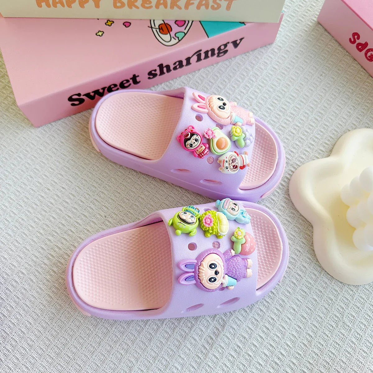 Chinelo Infantil Labubu - Edição Limitada